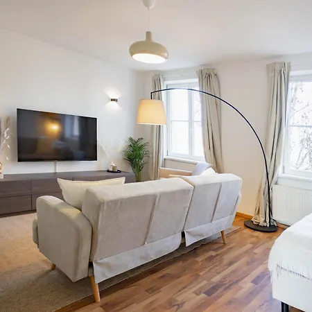 Station Apartment